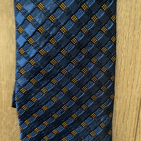 Christian Dior mens silk tie - Picture 2 of 4